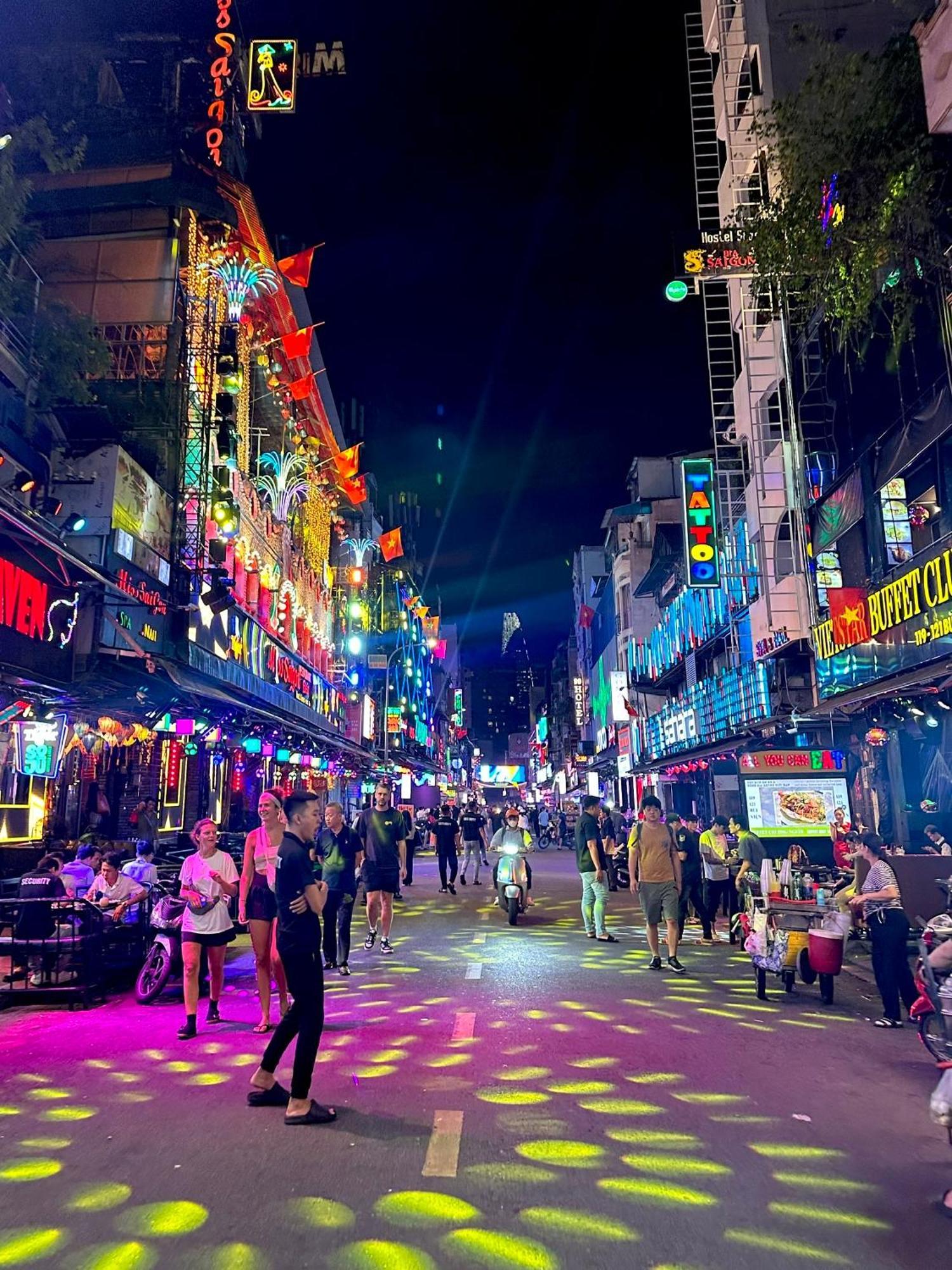 The Hidden Hogwarts - Nearly Bui Vien Walking Street Aparthotel Cidade de Ho Chi Minh Exterior foto